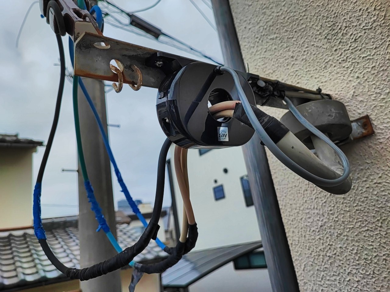 漏電火災警報器の取替工事の画像