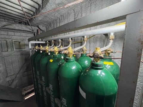 不活性ガス消火設備貯蔵容器更新工事の画像