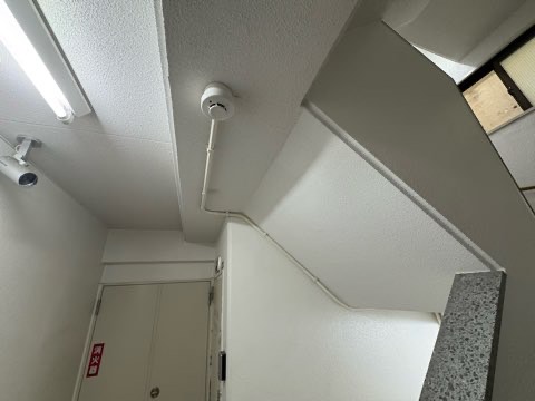 マンション民泊運営による煙感知器増設工事の画像